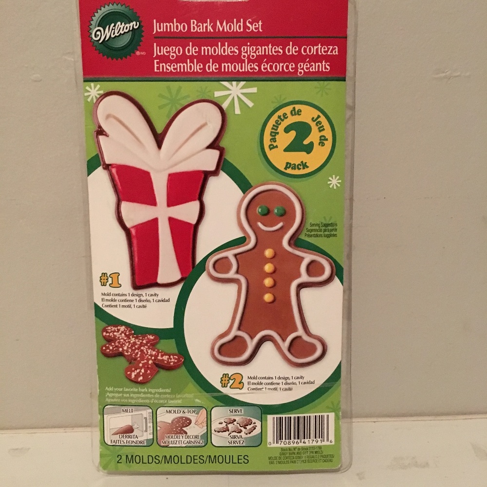 NWOT Wilton Jumbo  Peppermint Bark mold